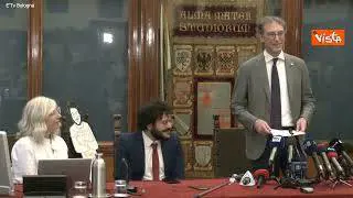 Consegnata la laurea a Patrick Zaki all'Università di Bologna