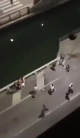 Maxi-rissa sui Navigli di Milano: due feriti