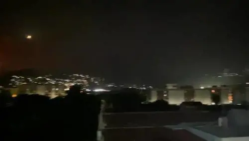 Le fiamme avvolgono Palermo