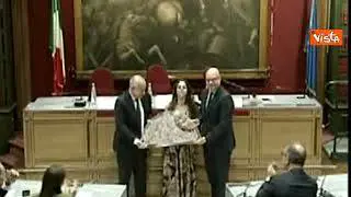 La consegna del Ventaglio della stampa parlamentare al Presidente della Camera Fontana