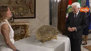 Cerimonia del Ventaglio al Quirinale, ecco l'omaggio della stampa parlamentare a Mattarella