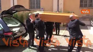 L'arrivo del feretro di Andrea Purgatori per la camera ardente in Campidoglio