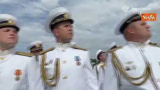 Putin alla Giornata della Marina russa, le immagini