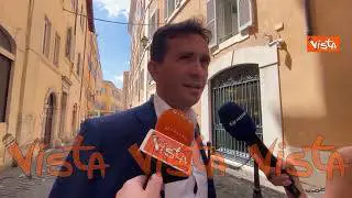 Stop scarpe da tennis alla Camera, Cattaneo (FI): Rispettare i luoghi istituzionali