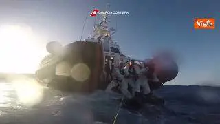 Guardia Costiera salva 57 migranti a Lampedusa