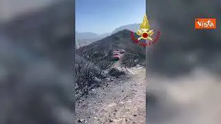 Incendi in Sardegna, le operazioni di bonifica dei Vigili del Fuoco