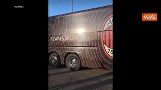 Primo trofeo Silvio Berlusconi a Monza, l'arrivo del pullman del Milan per il match