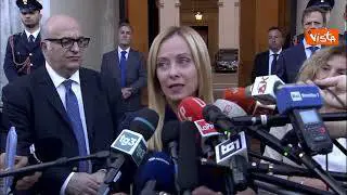 Lapsus Meloni, parla di reddito cittadinanza invece che di salario minimo