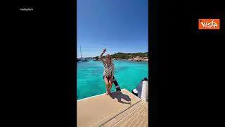 Michelle Hunziker e Aurora cantano al piccolo Cesare, il tenero video