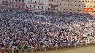 Palio di Siena, ecco Piazza del Campo strapiena prima della corsa