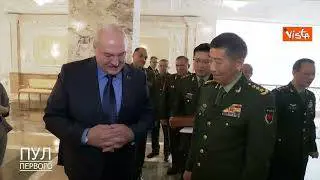 Lukashenko dona un bisonte, simbolo della Bielorussia, a ministro della Difesa cinese