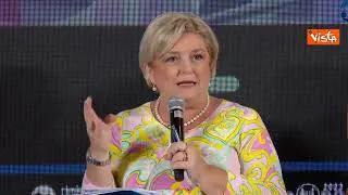 Calderone: "Se donne sono più scolarizzate hanno identiche opportunità lavorative rispetto a uomini"