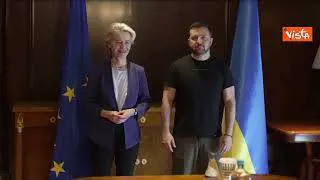 Le immagini dell'incontro tra Von Der Leyen e Zelensky ad Atene