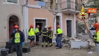 Le operazioni di soccorso dei Vigili del Fuoco dopo crollo di una palazzina in provincia di Imperia