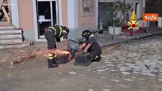 Continua sotto la pioggia la messa in sicurezza della palazzina esplosa in provincia di Imperia