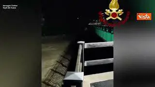 Le operazioni dei Vigili del fuoco in seguito all'esondazione del torrente Frodolfo a Sondrio