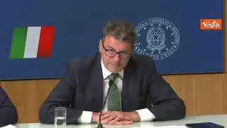 Giorgetti: "Fino a 2,2 miliardi per quota minoranza di Tim con poteri speciali"