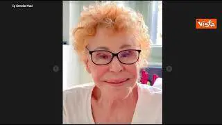 Violenza contro le donne, Ornella Vanoni replica a Giambruno: Il lupo è fuori dal bicchiere