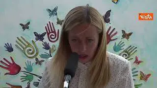 Meloni: "A Caivano per rispondere a invito di Don Patriciello, un uomo straordinario che ringrazio"