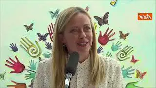 Meloni a Caivano: "Territorio sarà bonificato, presto vedrete i frutti di questa visita"