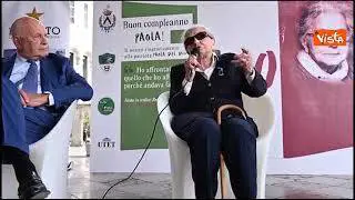 Paola Del Din autografa il libro del Ministro Nordio