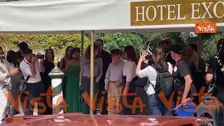 Venezia 80, ecco Woody Allen con le attrici del suo film "Coup de chance"