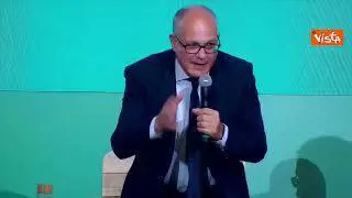 Gualtieri: "Gentiloni gioca per squadra dell'Italia, spero Salvini non sia in quella contro"