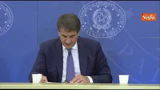 Migranti, Fitto: "45 milioni a Lampedusa come compensazione gravi disagi"