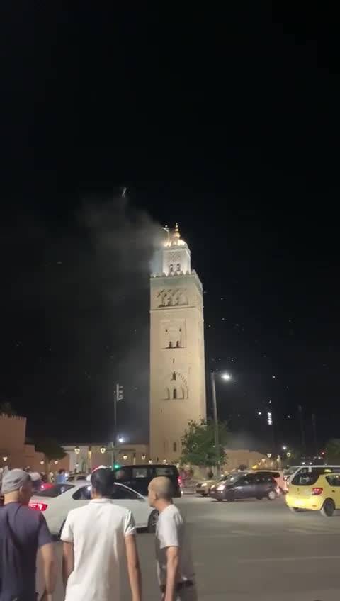 Il minareto di Marrakech dopo il terremoto in Marocco