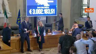 Sangiuliano consegna i proventi del concerto "Italia Loves Romagna" ai comuni colpiti dall'alluvione