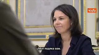 Zelensky riceve la ministra della Difesa tedesca Baerbock