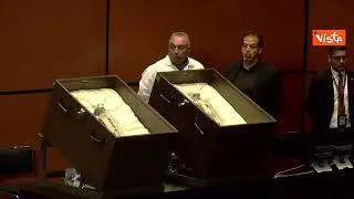 Ufologo mostra due cadaveri "alieni" al Parlamento messicano