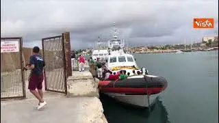 Continuano gli sbarchi a Lampedusa, ecco le immagini