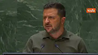 Zelensky: "Russia non ha diritto ad avere armi nucleari"