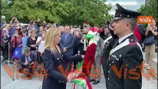 Meloni a New York per Assemblea Onu depone corona di fiori a Columbus Circle