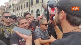 Protesta contro taglio reddito cittadinanza, scontri in piazza Santi Apostoli