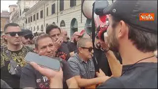 Protesta contro taglio reddito cittadinanza, scontri in piazza Santi Apostoli
