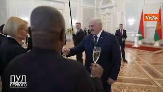 Lukashenko riceve le credenziali dei nuovi Ambasciatori