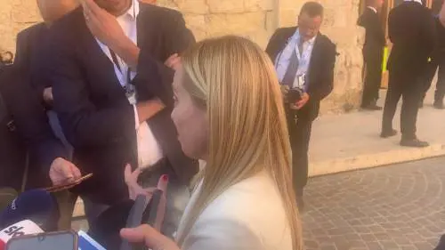 Meloni: "Sinistra fa lista ministri governo tecnico, noi intanto governiamo"