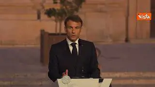 Migranti, Macron: Mostrare solidarietà all'Italia