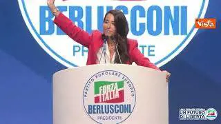 Spot Esselunga, Ronzulli con una pesca al Berlusconi Day