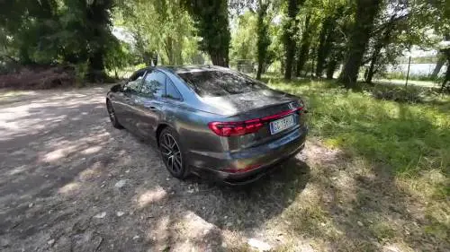 Audi A8 60 TFSI e: l'ammiraglia plug-in, guarda il video in pillole