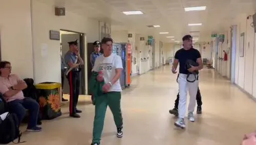 Simba La Rue arriva in tribunale a Milano