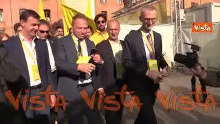 Villaggio della Coldiretti, il ministro Lollobrigida visita lo stand della Polizia di Stato