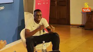 Il velocista Maxcel Amo Manu testimonial Anas: "Non guidate guardando il cellulare"