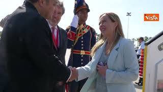 L'arrivo di Meloni al Cairo per il summit internazionale della pace