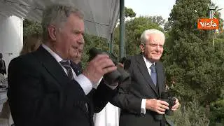 Mattarella ammira il Golfo di Napoli con il Presidente della Repubblica di Finlandia