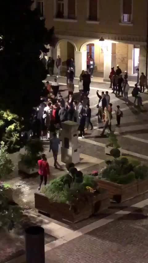 "Allah è grande". L'odio islamico esplode in piazza a Monfalcone