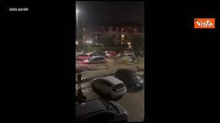 Alluvione in Toscana, auto trascinate via dall'acqua