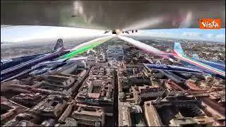 4 novembre, lo spettacolare volo delle Frecce Tricolori visto dall'aereo